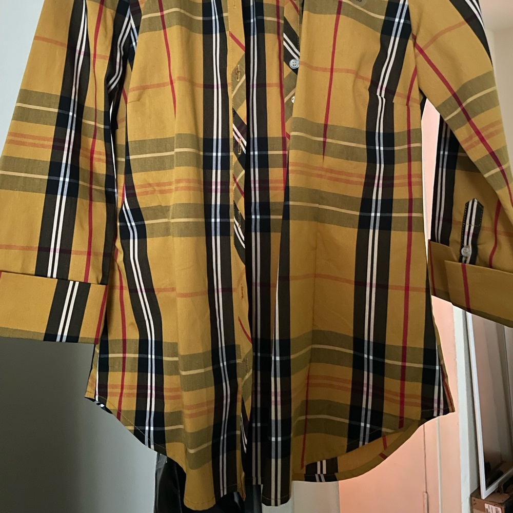 New York & Co Button down shirt